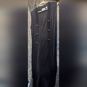 Black Sleeveless Buttoned Vest